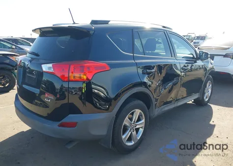 2015 Toyota Rav4 Xle z USA, uszkodzony, nr VIN 2T3WFREV7FW193558
